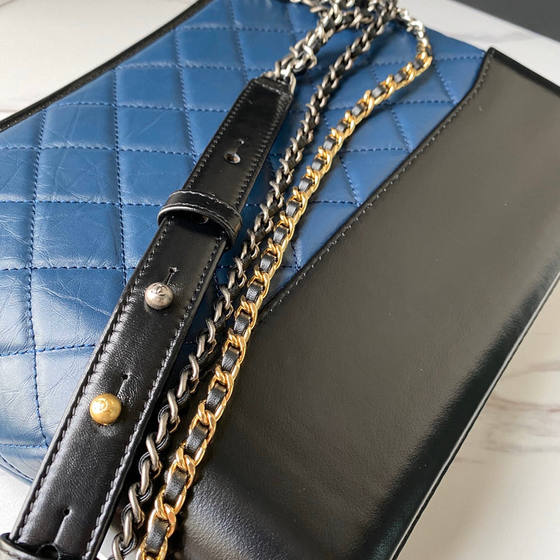  women's handbag, spacious design, view 2