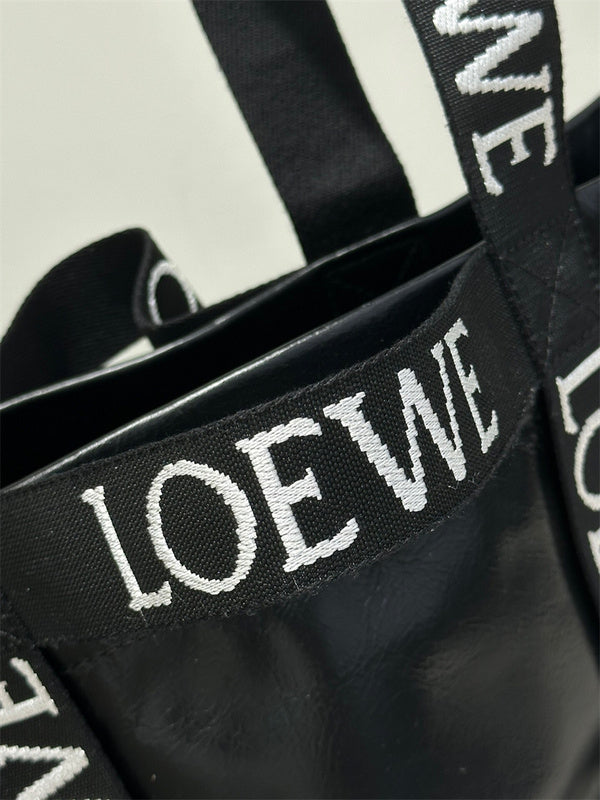 Ziva's Charm handbag – product shot (50cm*31cm*20cm)