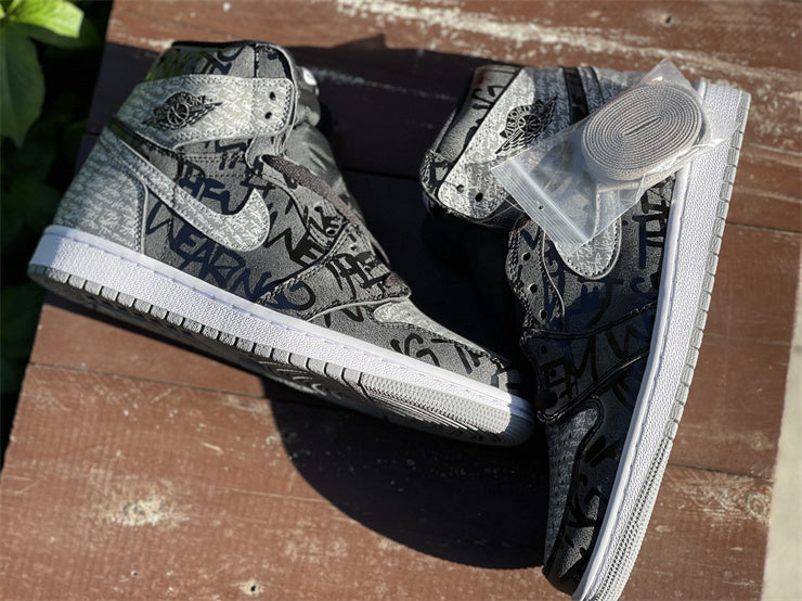 Nike Men's & Women's Premium Casual Sneakers — Style 220 hardware detail