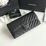Zivas Charm Chic Craftsmanship Everyday Handbag (Timeless Wardrobe Addition) – Lifestyle Shot