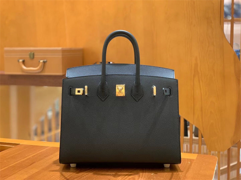 Balanced handbag styled for everyday wear