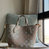  carryall bag interior and compartment view