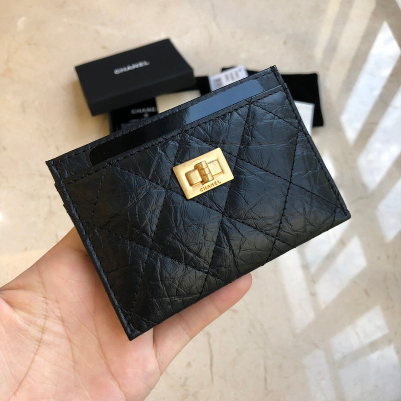 Zivas Charm Contemporary Flair Everyday Handbag (Thoughtfully Structured Design) – Close-Up Detail