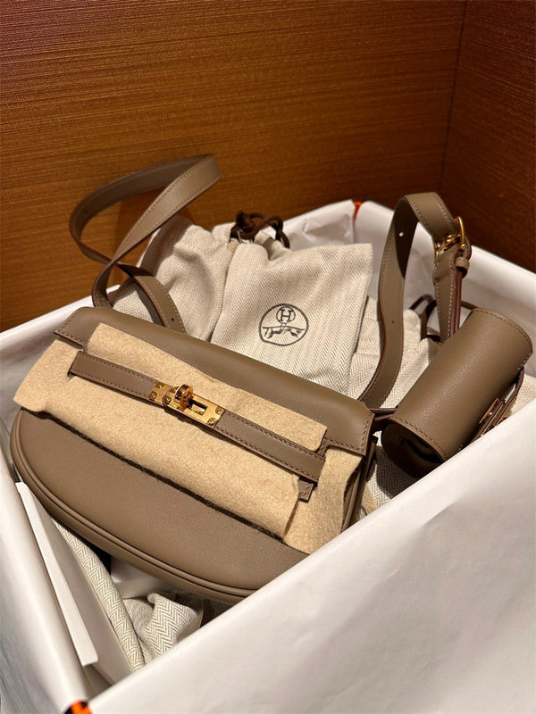 Structured handbag styled for everyday wear