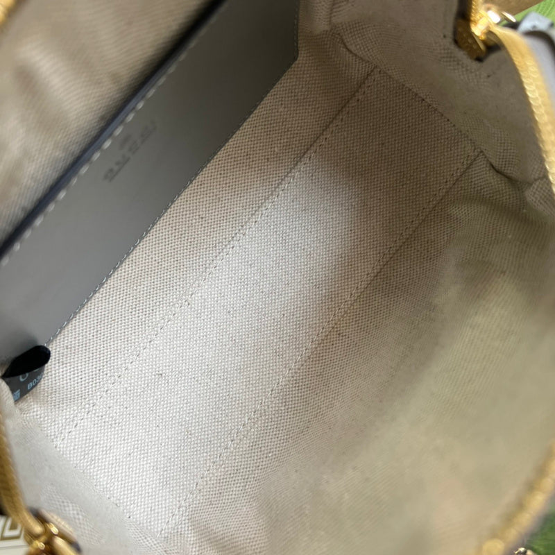 Side profile of everyday-luxe premium women's handbag – women's luxury handbag