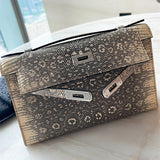  statement shopper bag detail view showing craftsmanship