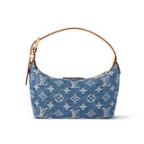  Refined tote bag carried on shoulder