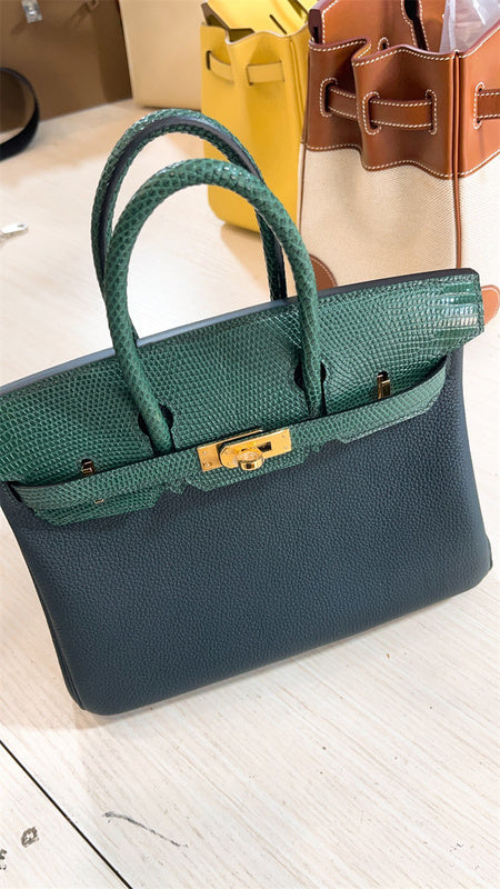  carryall bag interior and compartment view 9