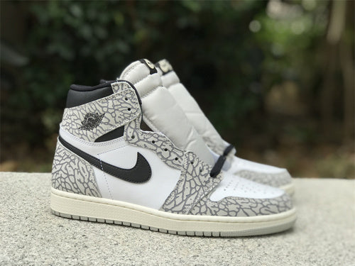 Nike clean off-white luxury sneakers view 20 padded collar comfort
