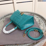 Styled lifestyle shot of chic everyday-luxe women's handbag – women's everyday handbag