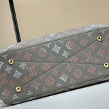  handbag interior and compartment view