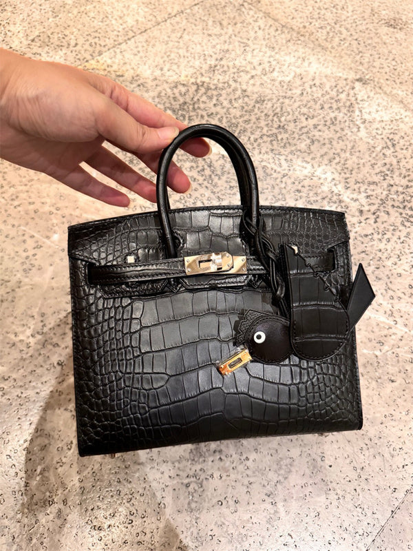  handbag close-up of hardware and finish