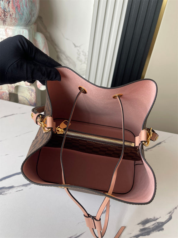  Tailored satchel front view 31