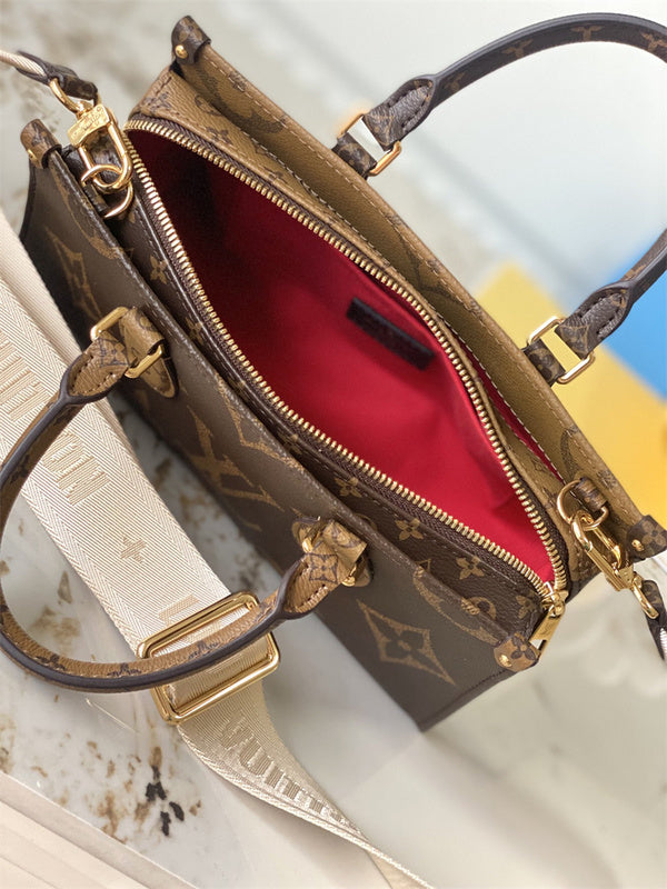  structured bag interior and compartment view 9