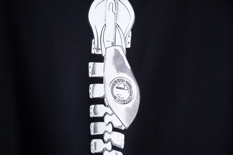 Full styled look of Louis Vuitton cotton t-shirt with contemporary cut
