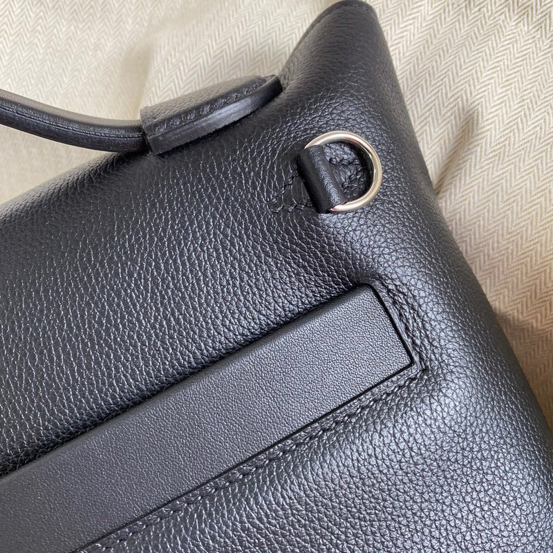 Sophisticated bag women's premium everyday handbag