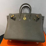  Minimalist carryall bag carried on shoulder