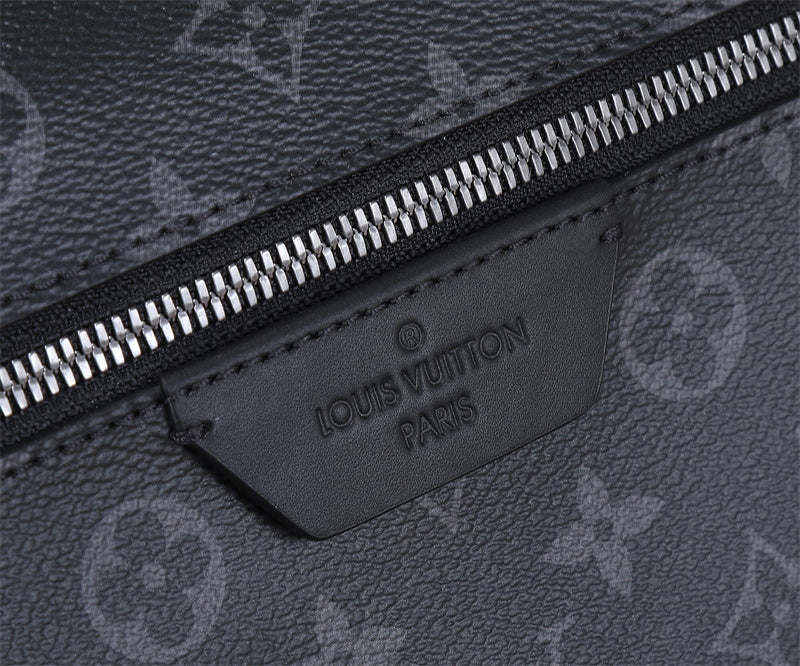  classic everyday bag detail view showing craftsmanship 8