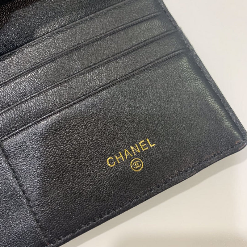 Zivas Charm Versatile Design Everyday Handbag (Refined Modern Silhouette) – Detail View