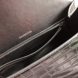 Front view of chic premium women's handbag – women's luxury handbag