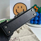  Versatile everyday bag front view 13