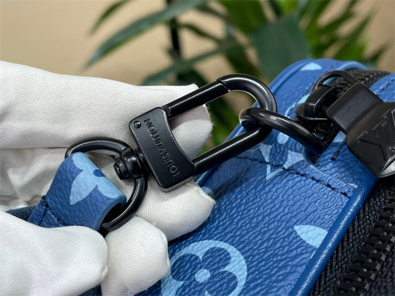  chic crossbody bag detail view showing craftsmanship 8