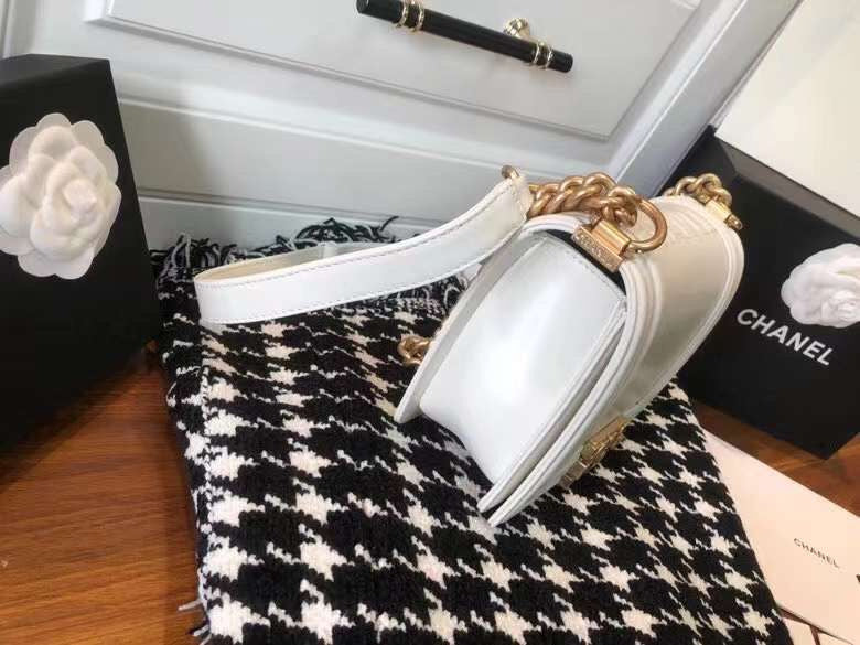  handbag, compact everyday style, image 3