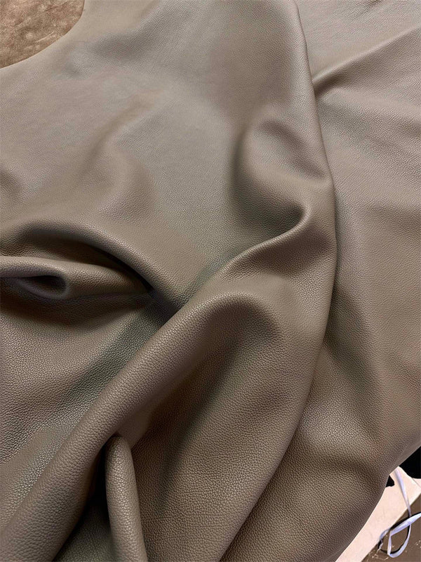  shoulder bag interior and compartment view 9