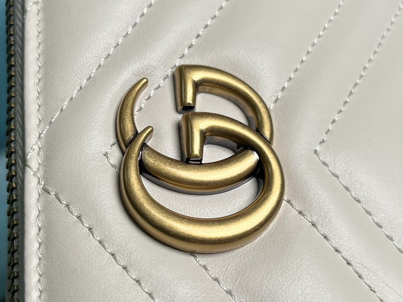 Top view of everyday-luxe premium women's handbag – women's designer-style accessory