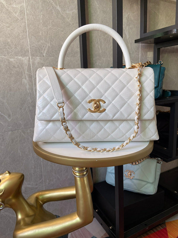  handbag, spacious everyday style, image 2
