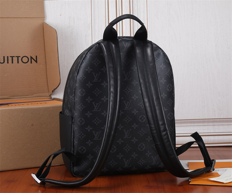  classic everyday bag styled with outfit