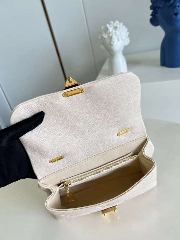 Front view of everyday-luxe sleek women's handbag – women's luxury handbag