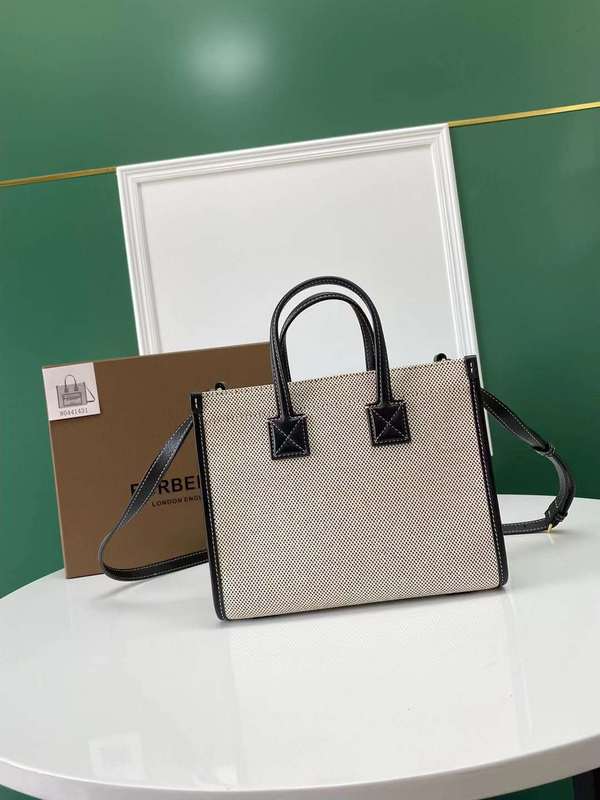 Ziva's Charm handbag – detail view (one versatile size)