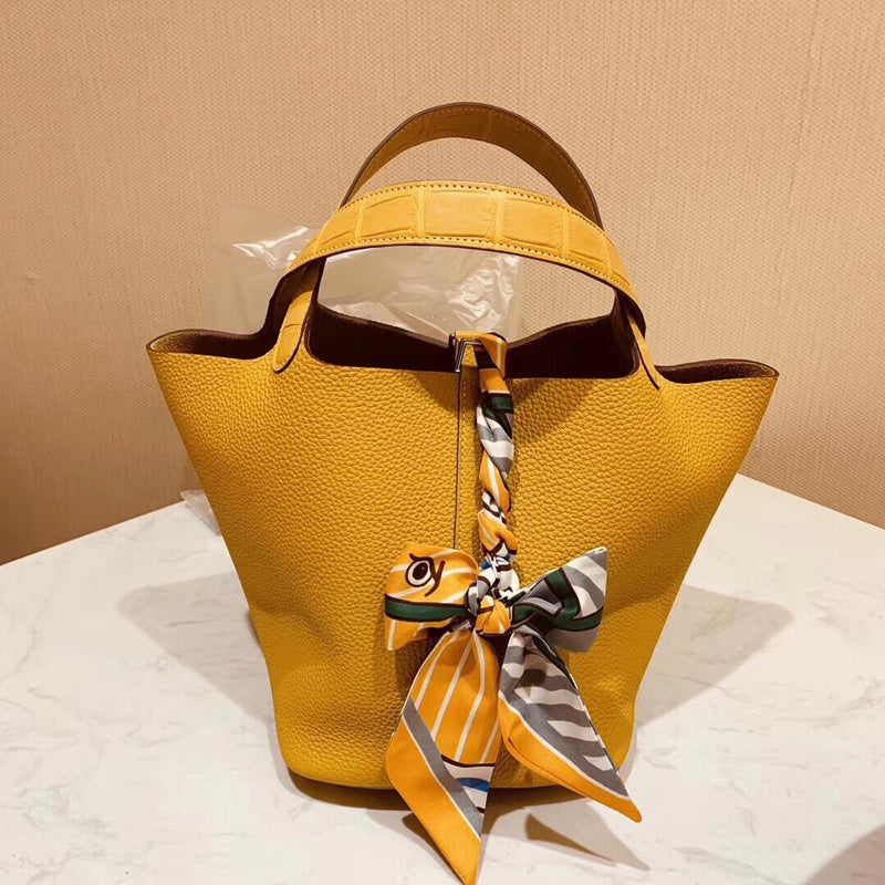Crisp handbag styled for everyday wear
