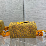 Side profile of everyday-luxe premium women's handbag – women's statement bag