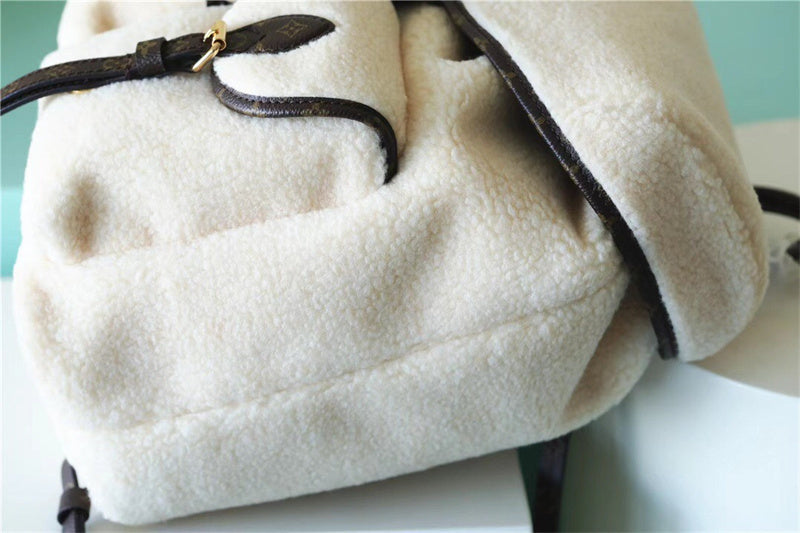  tote bag interior and compartment view