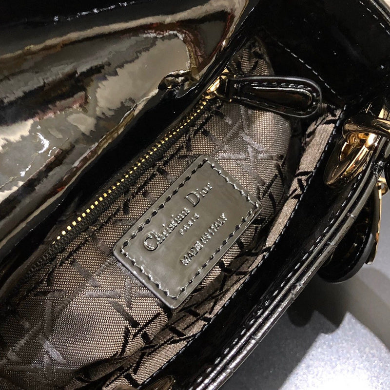 Front view of elevated chic women's handbag – women's everyday handbag