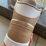 Nike Men's & Women's Luxury Low-Top Trainers — Style 189 close-up view