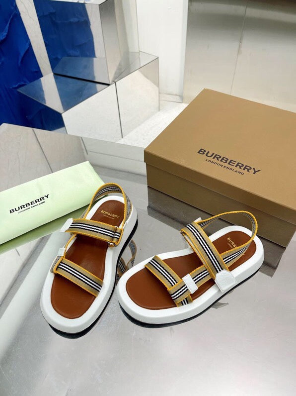 Burberry Tan Slip-On Sneakers - Toe Detail View
