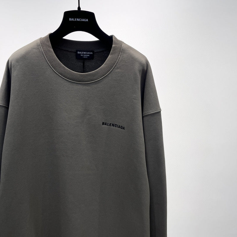 Styling view of Balenciaga luxury piece style No.367