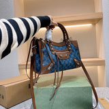 Ziva's Charm handbag – product shot (one versatile size)