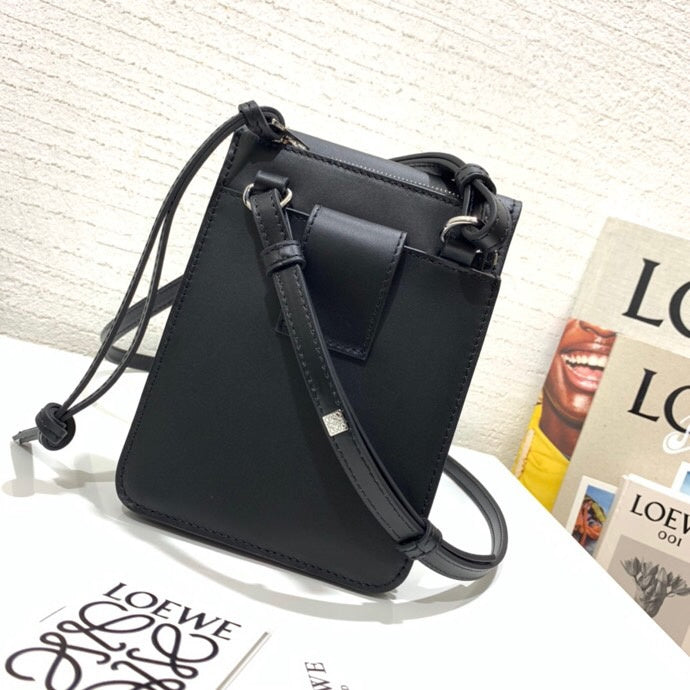 Ziva's Charm handbag – full view (13cm*3cm*18cm)