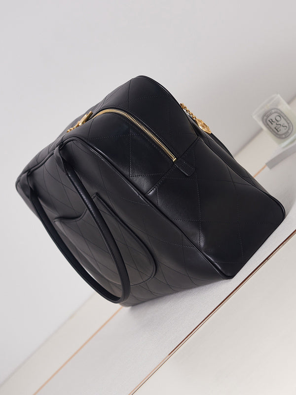  women's handbag, spacious design, view 9