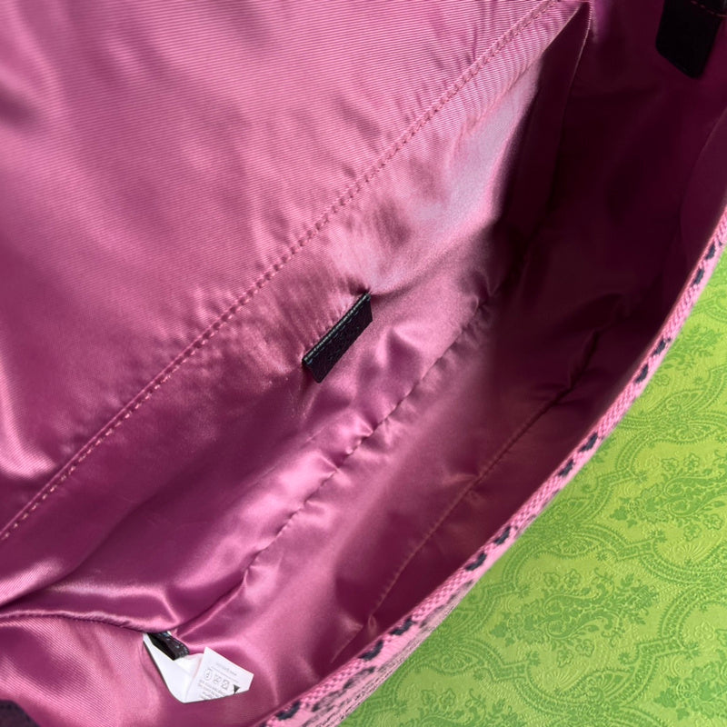 Close-up detail of chic premium women's handbag – women's designer-style accessory