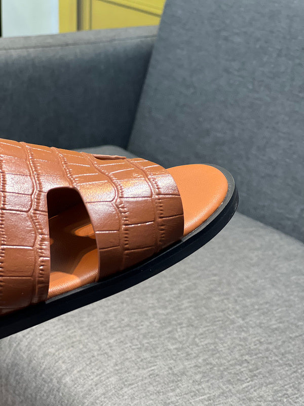 Hermès White Low-Top Sneakers - Sole Detail View