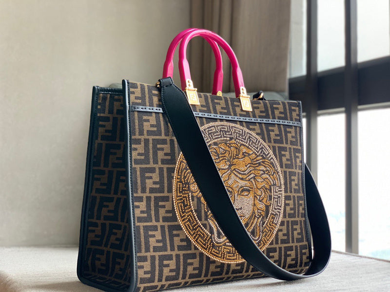 Ziva's Charm handbag – close-up view (35cm*17cm*31cm)