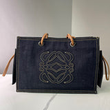 Ziva's Charm handbag – front view (36cm*25cm*13cm)
