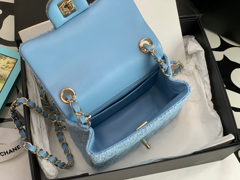 Zivas Charm Chic Craftsmanship Designer Handbag (Everyday Luxury Essential) – Detail View