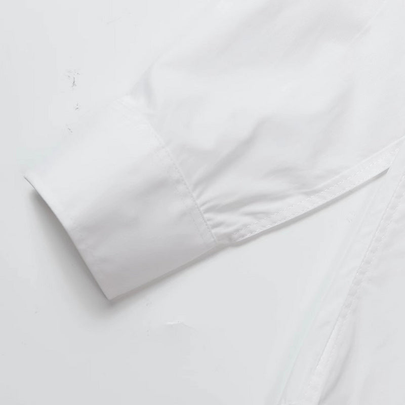 Texture and finish detail of Burberry luxury piece style No.032