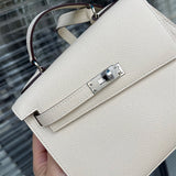  modern tote bag styled with outfit 12